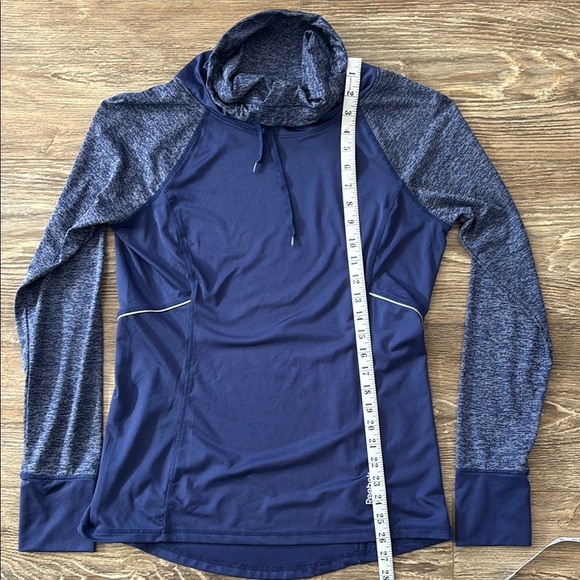Reebok Women's Large Navy Blue Drawstring Cowl Neck Lightweight Running Pullover - Picture 10 of 13